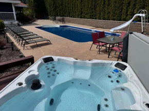 Heated pool, hot tub, 4 AC lake view bedrooms West Kelowna
